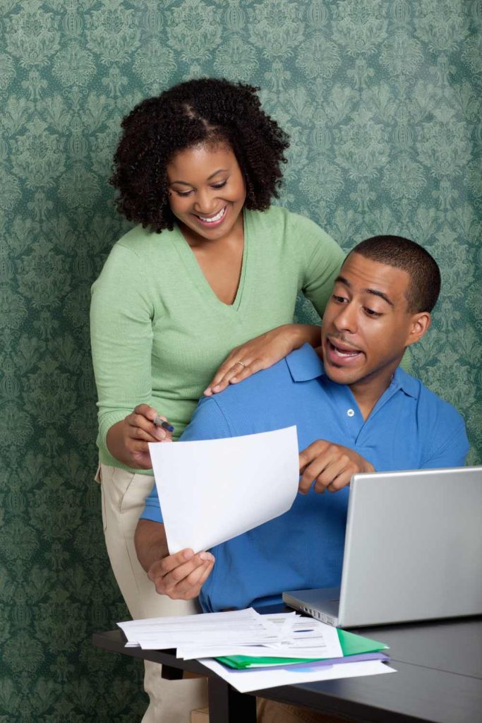 How to Handle Shared Expenses in a Relationship